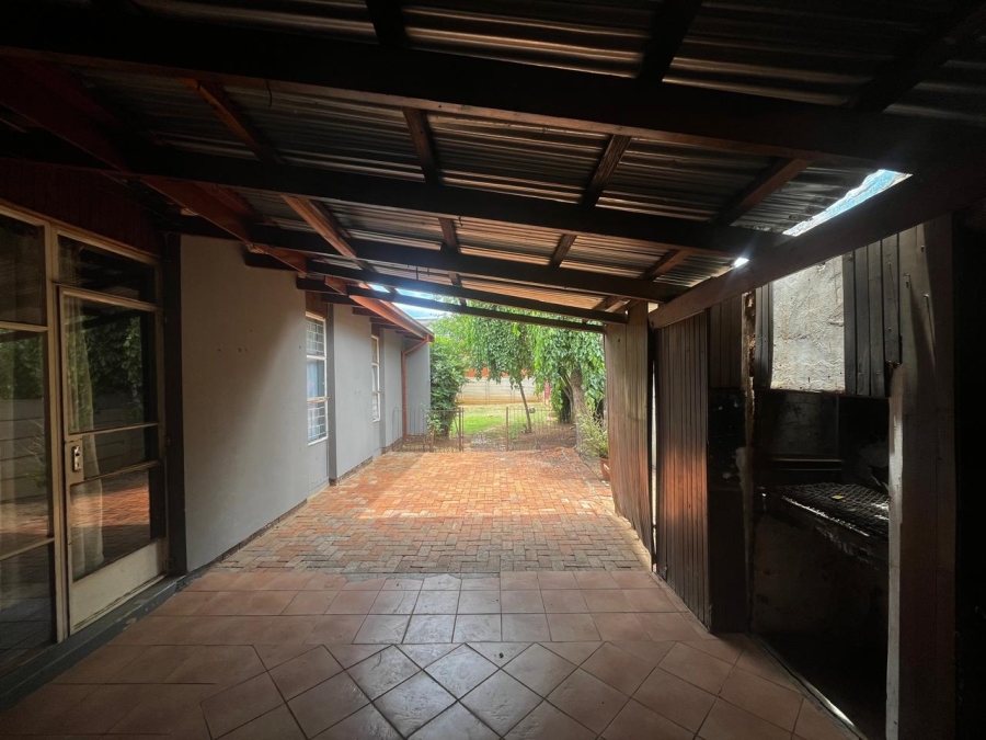 10 Bedroom Property for Sale in Brandwag Free State